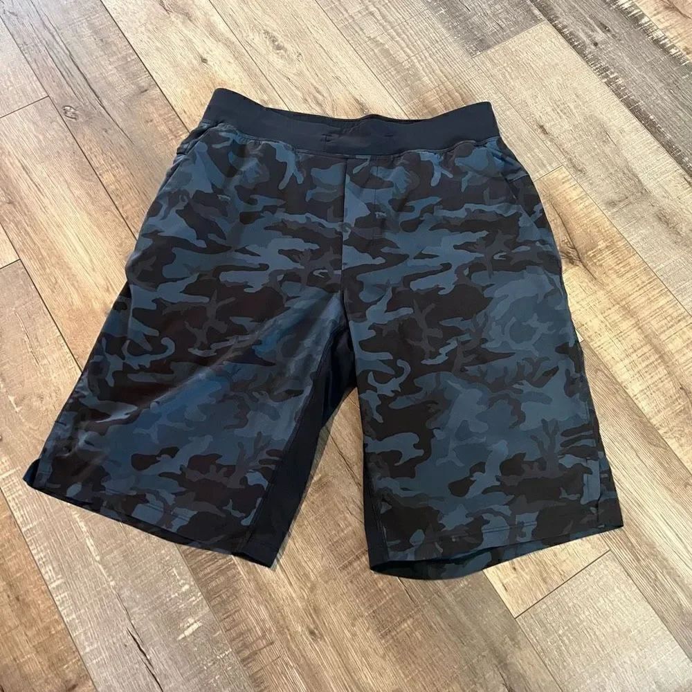Lululemon T.H.E. Short *Linerless 11" camo size M